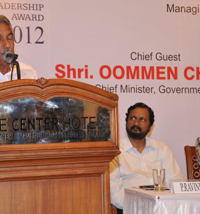 KMA-Leadership-Award-Function-with-Chief-Minister-Sri.Oommen-Chandy-and-Sri.Kochouseph-Chittilappilly